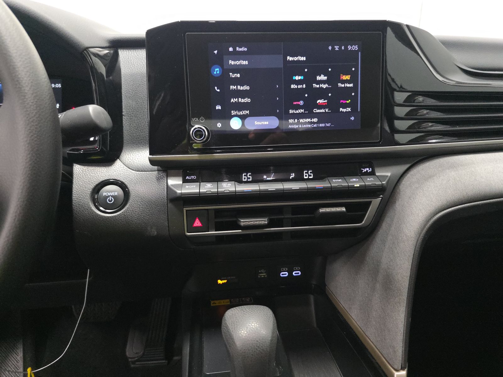 2025 Toyota Camry LE FWD