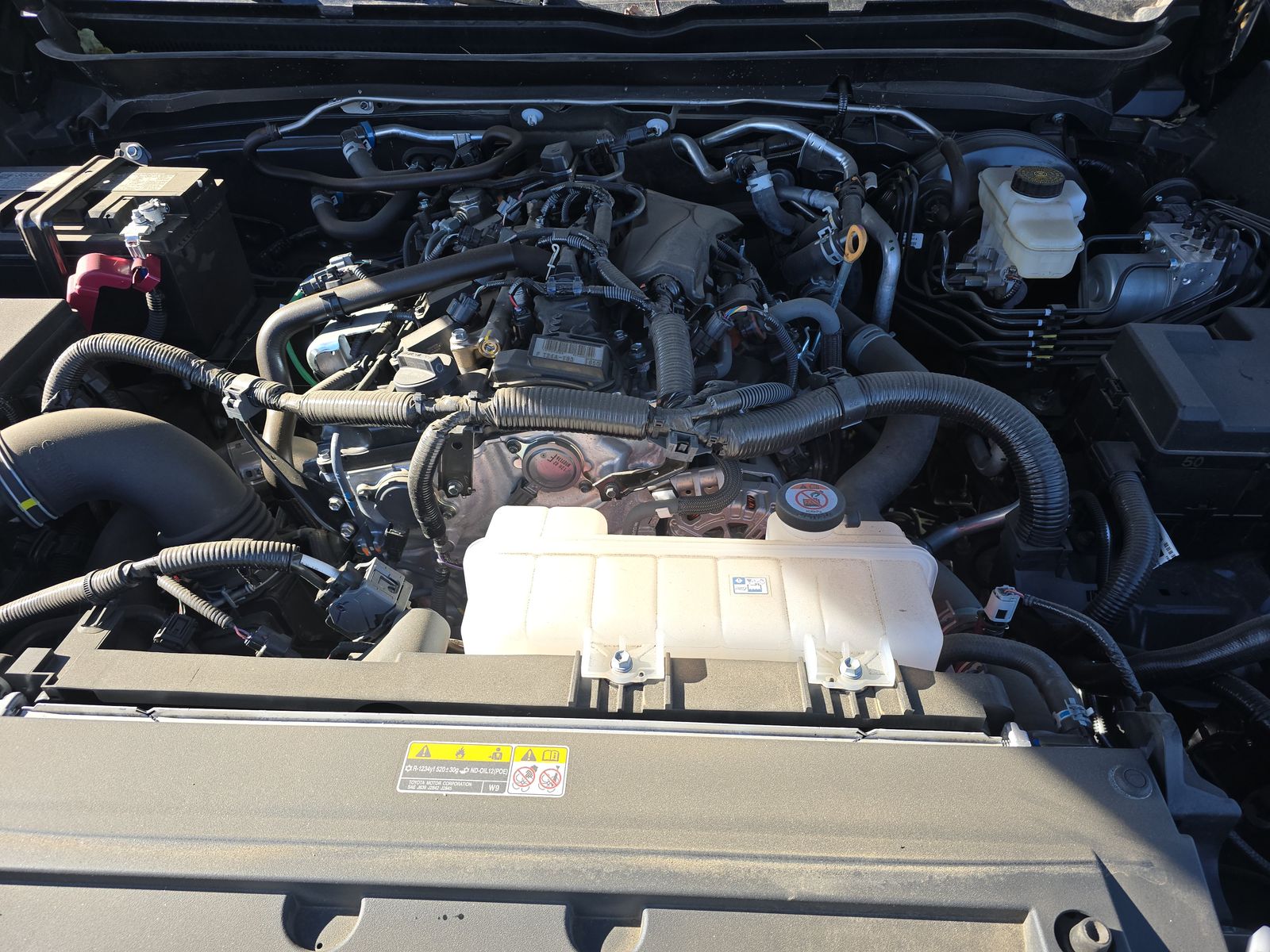 2025 Toyota Tacoma SR5 AWD