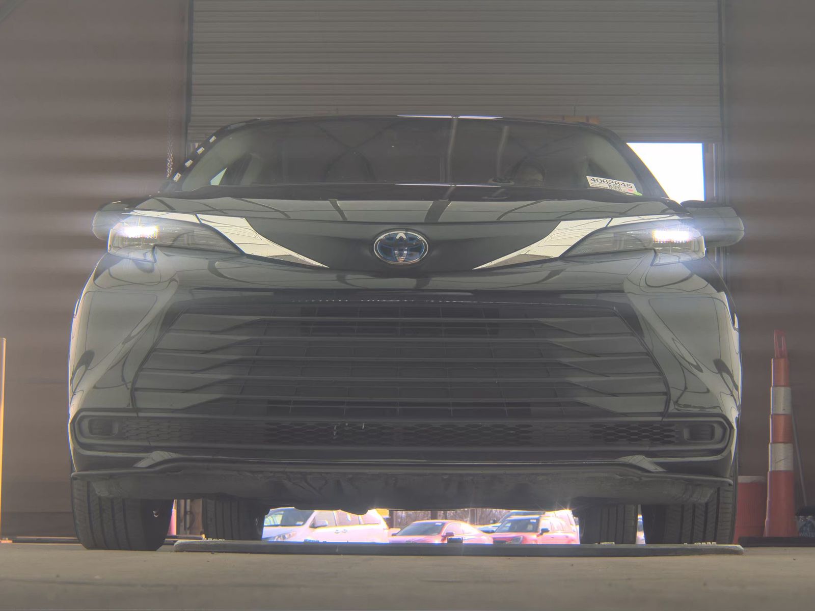 2024 Toyota Sienna LE FWD