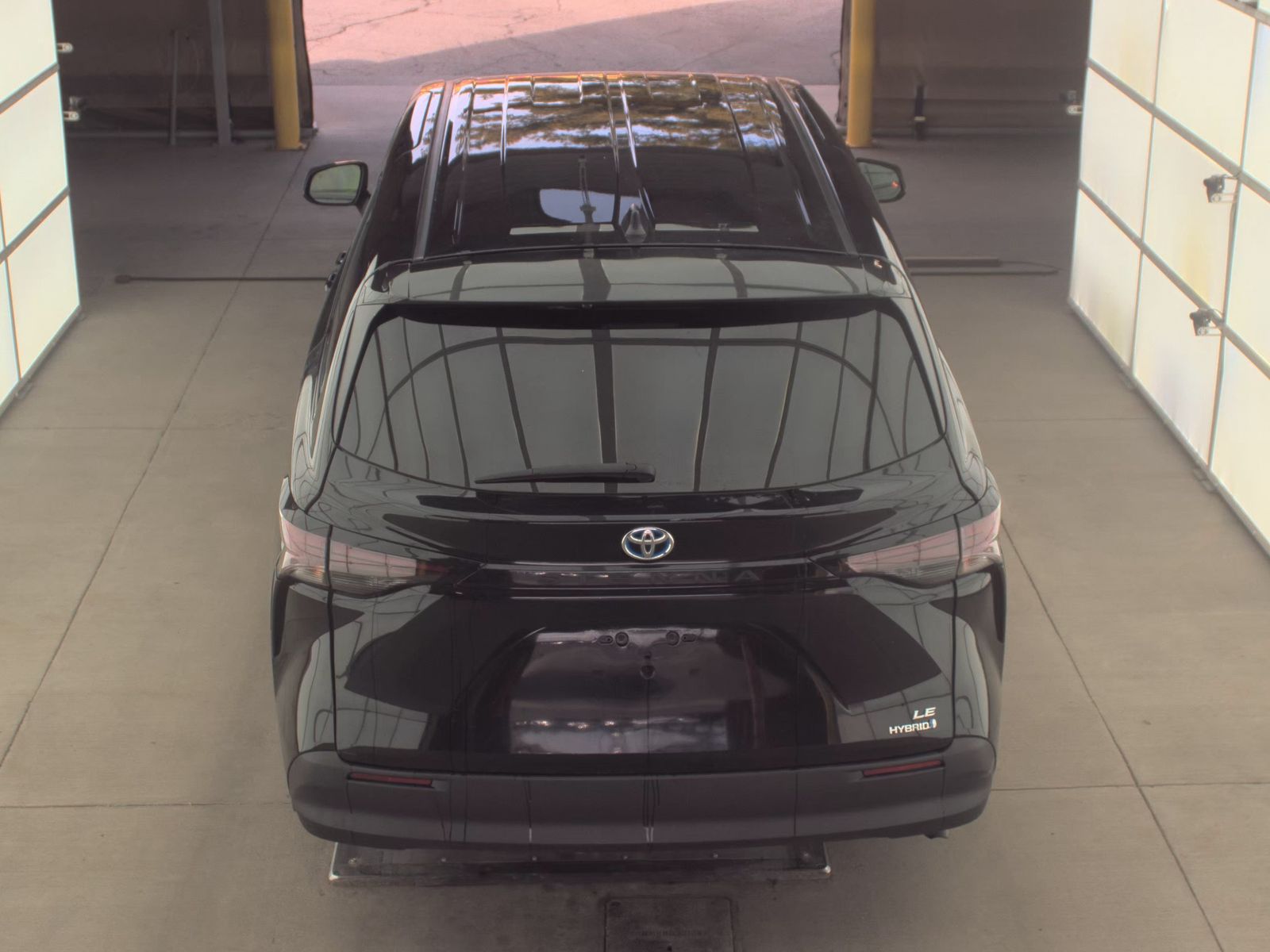 2024 Toyota Sienna LE FWD