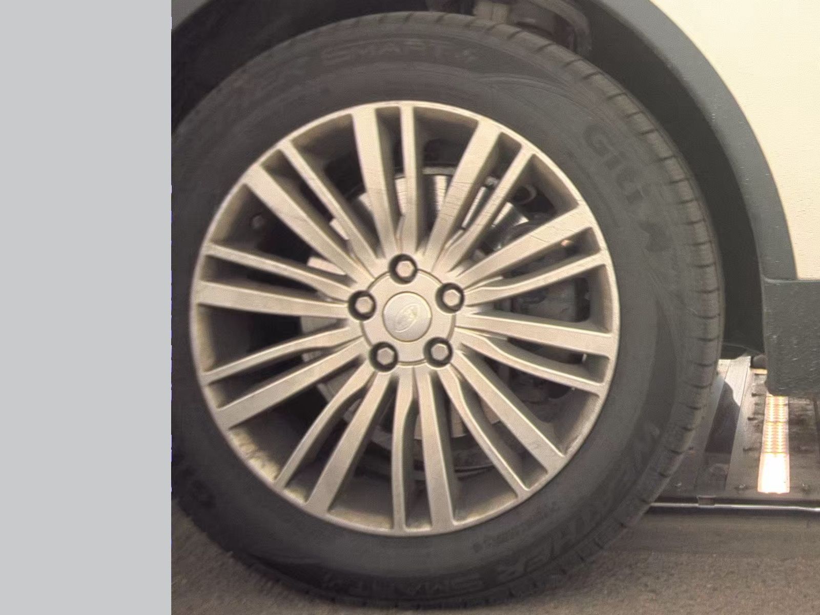 2017 Land Rover Discovery HSE Luxury AWD