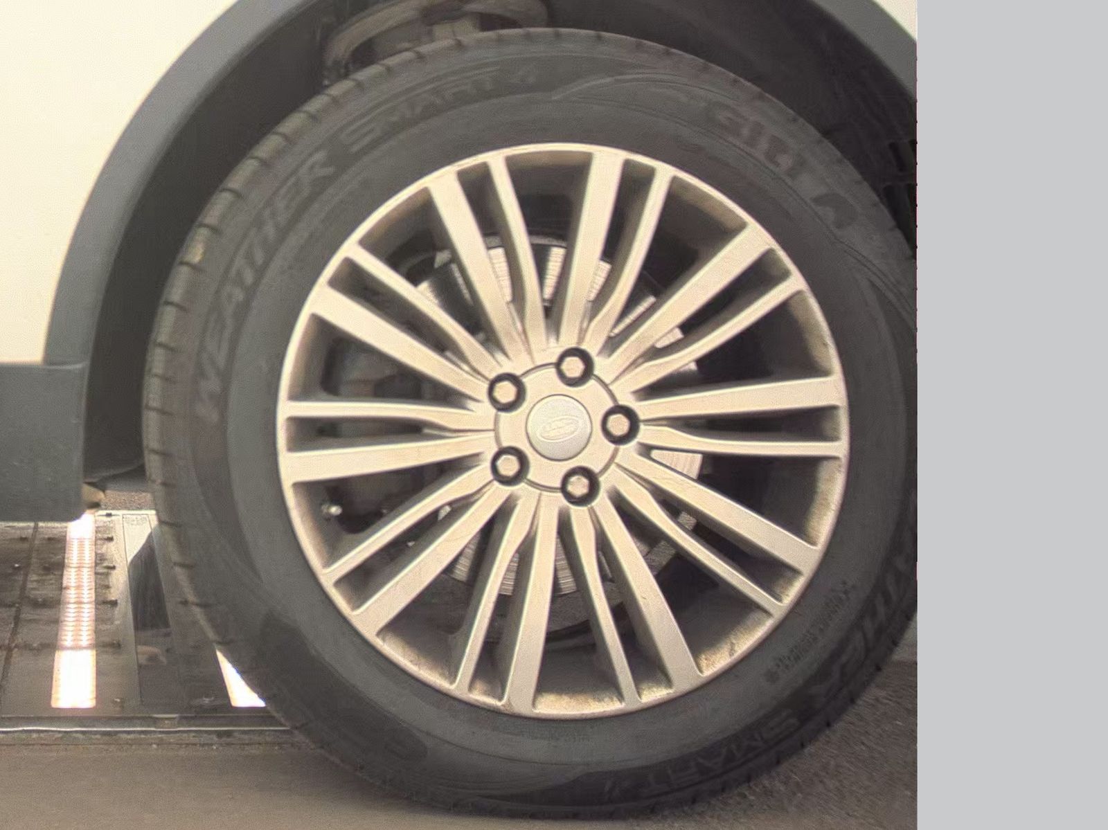 2017 Land Rover Discovery HSE Luxury AWD