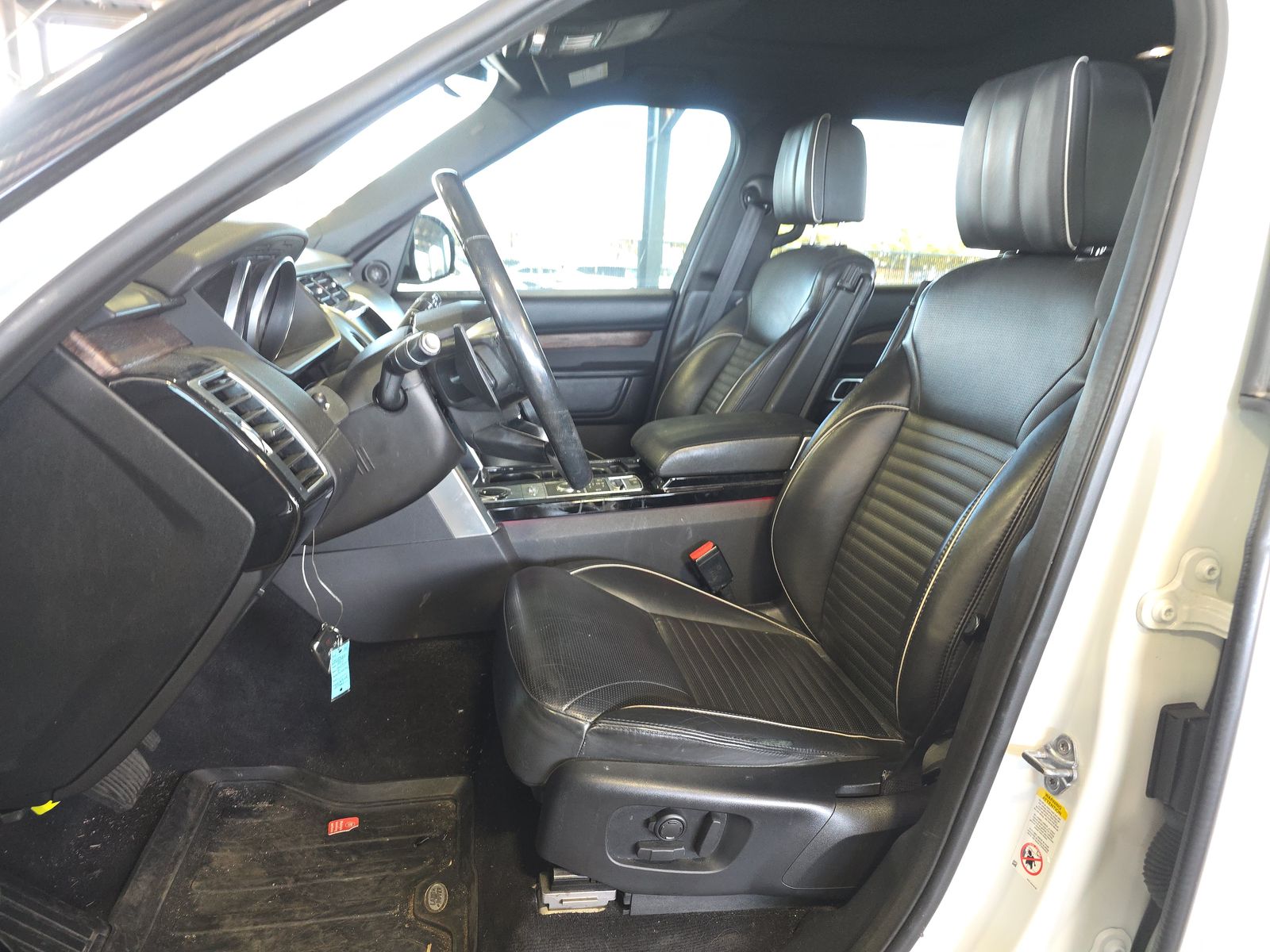 2017 Land Rover Discovery HSE Luxury AWD