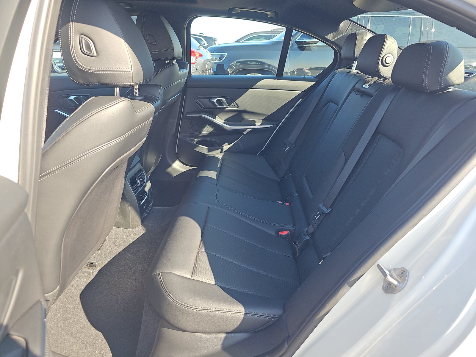 2025 BMW 3 Series 330i RWD