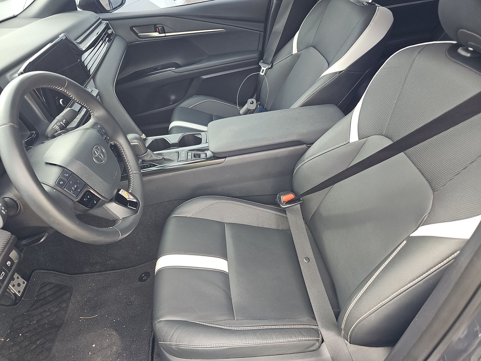 2025 Toyota Camry SE FWD