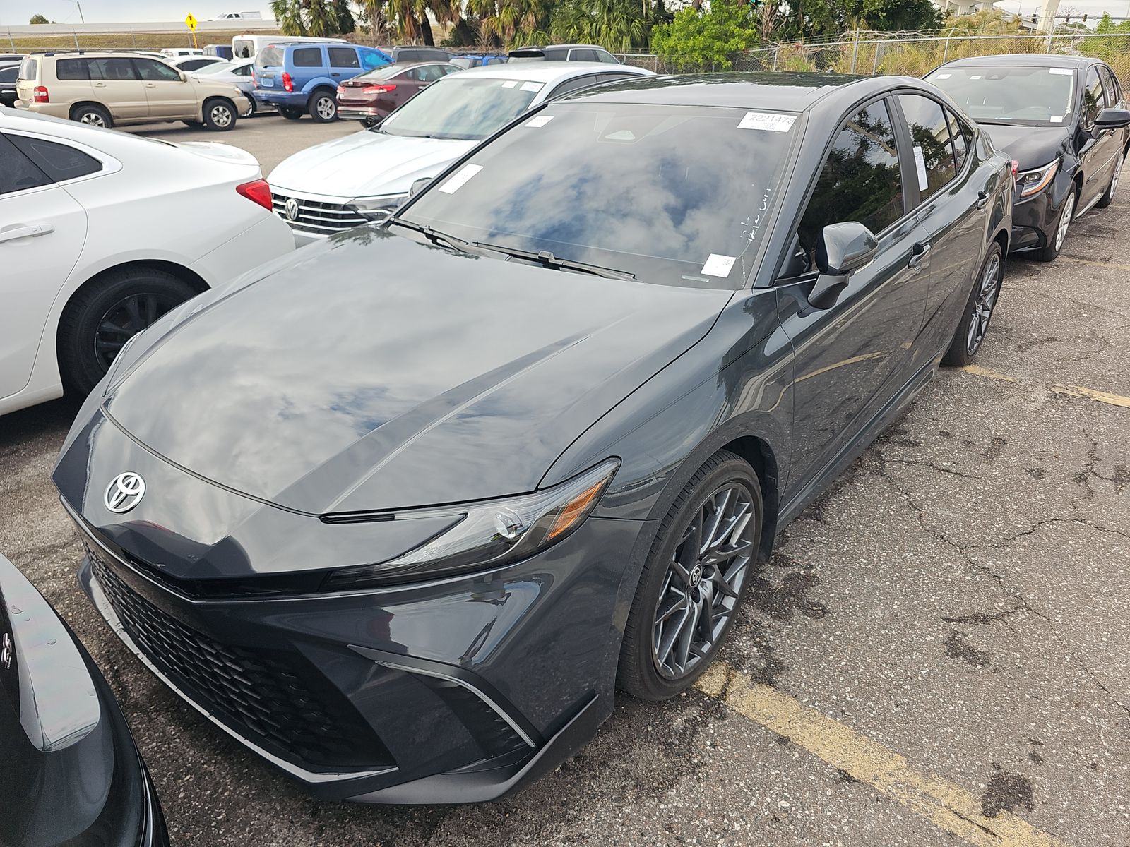 2025 Toyota Camry SE FWD