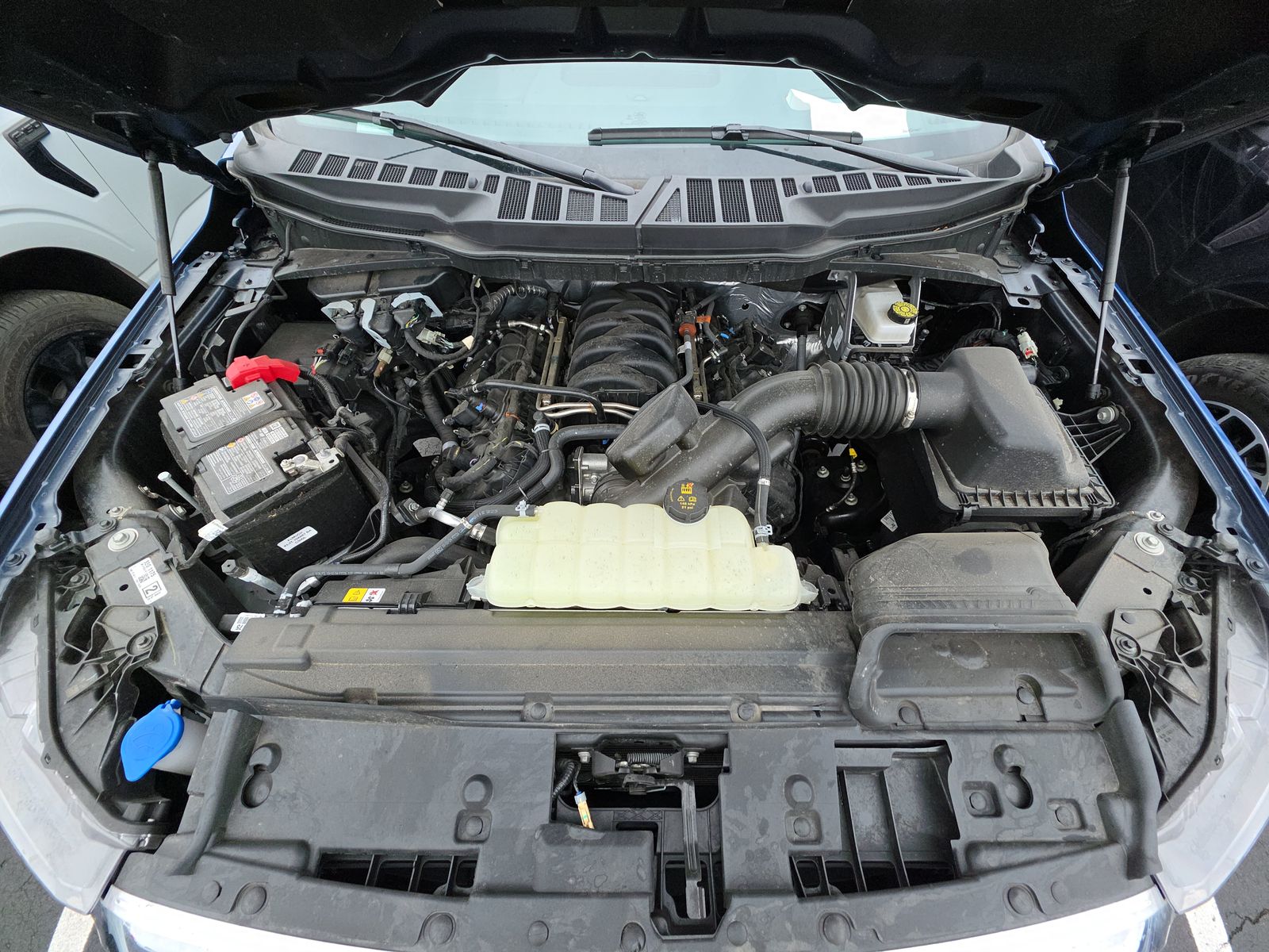 2025 Ford F-150 Lariat AWD