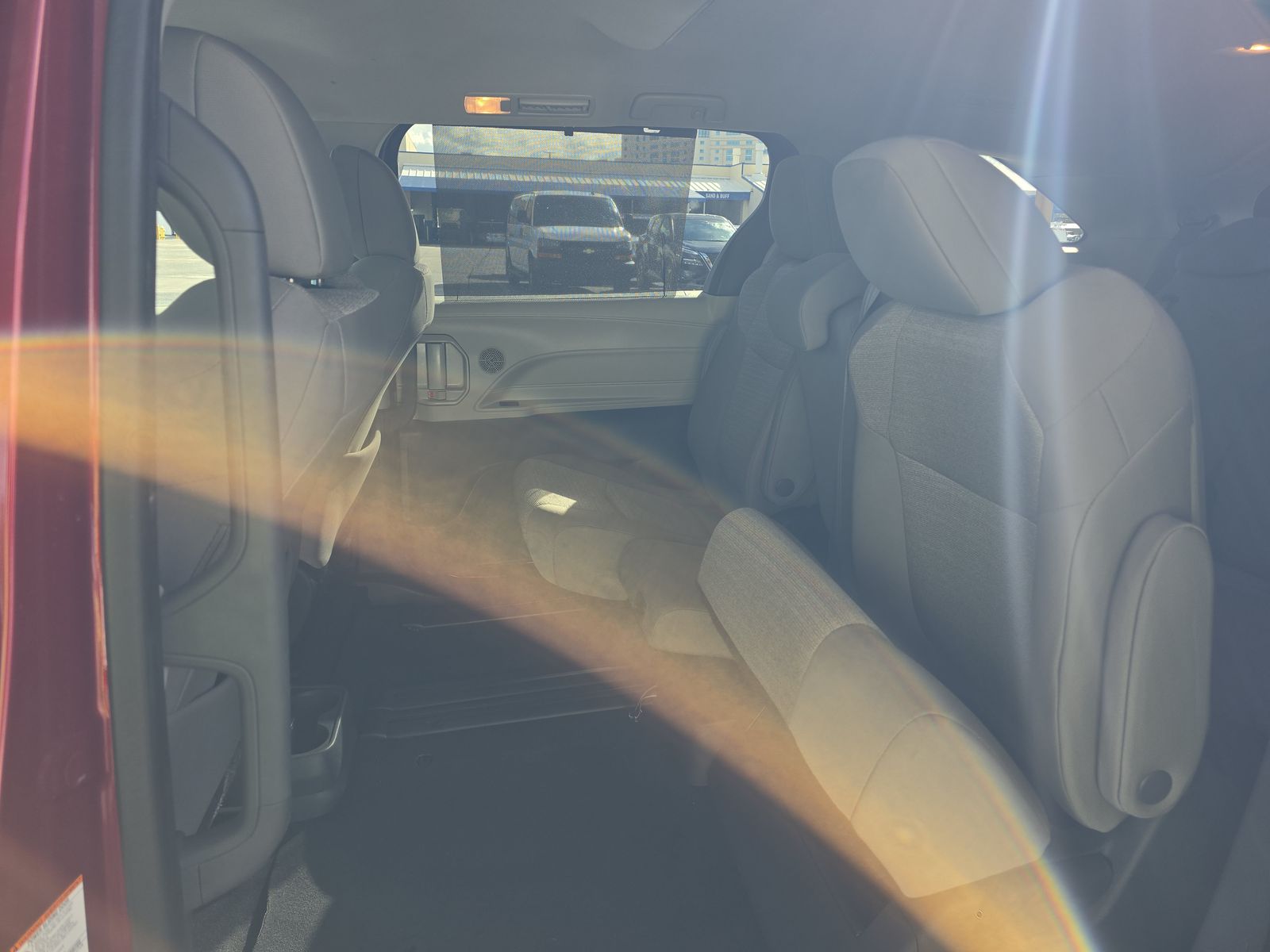 2024 Toyota Sienna LE FWD