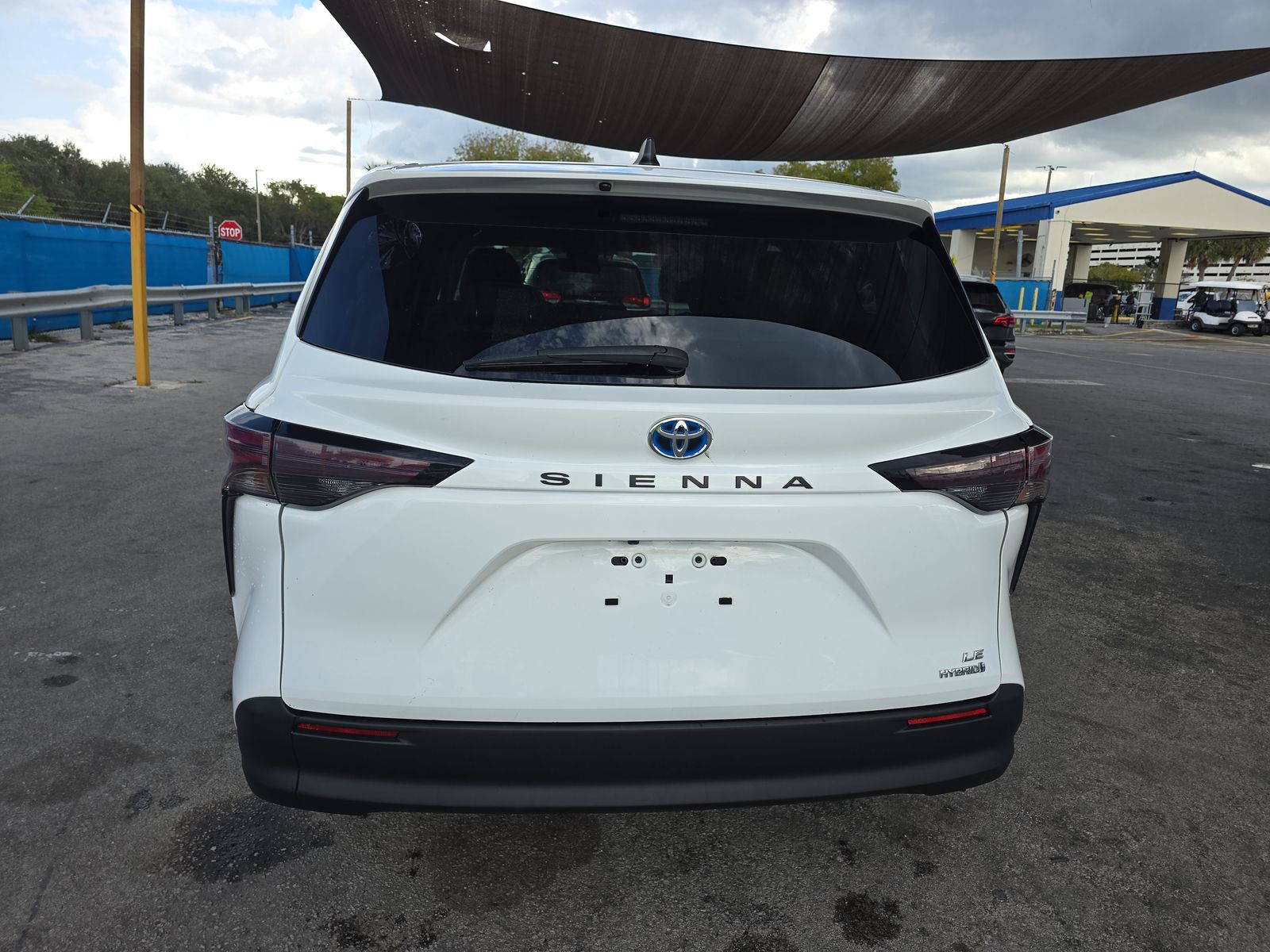 2024 Toyota Sienna LE FWD