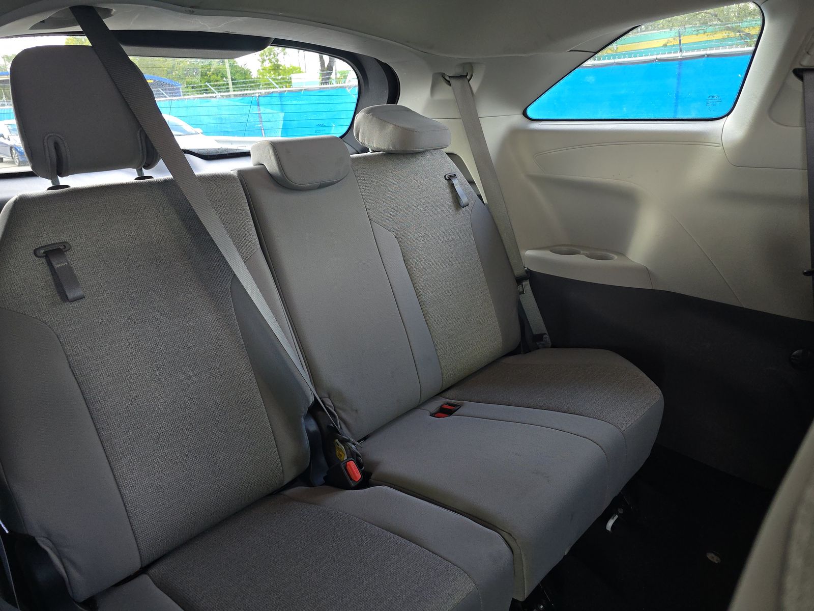 2024 Toyota Sienna LE FWD