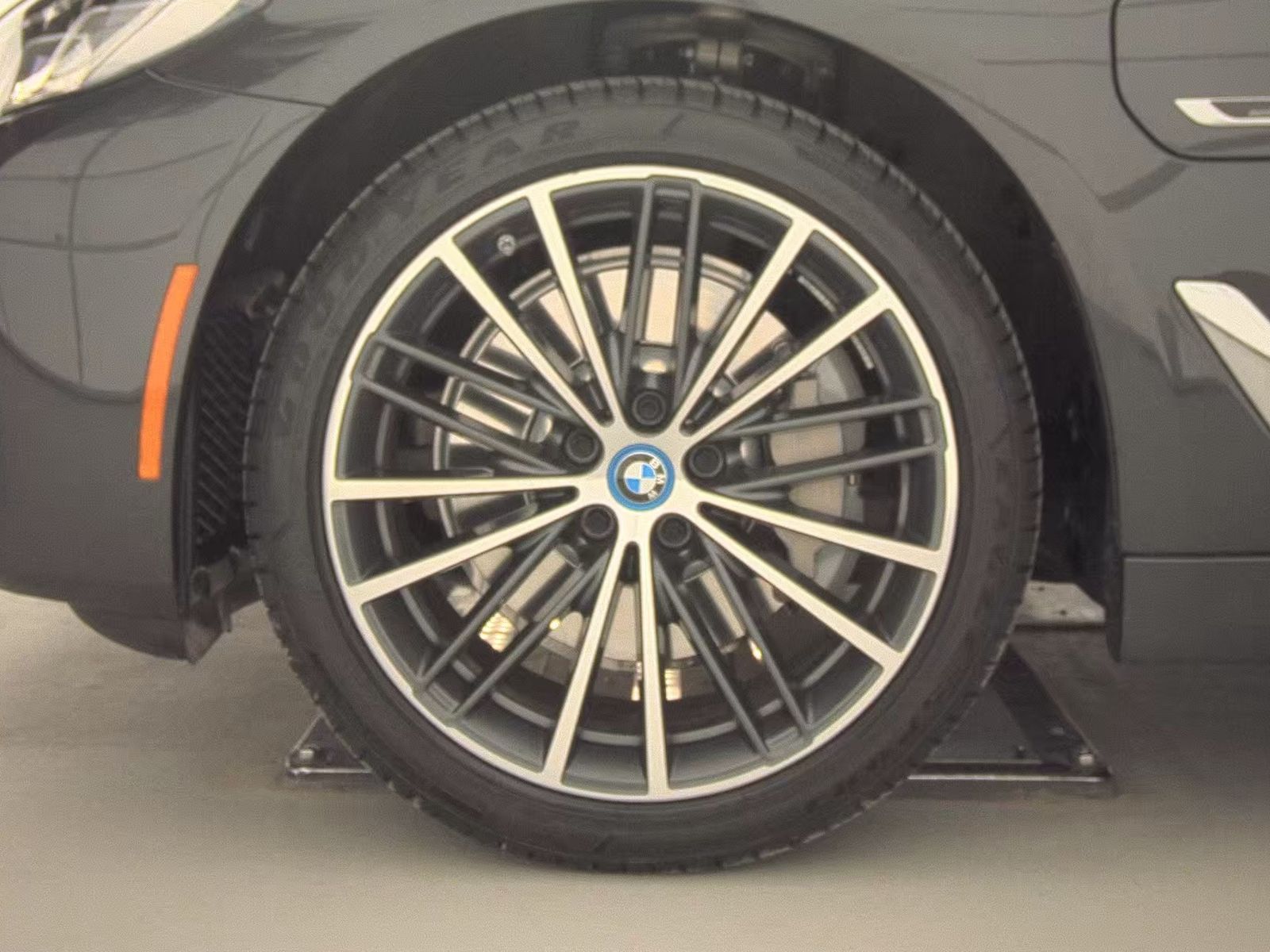 2023 BMW 5 Series 530e xDrive AWD