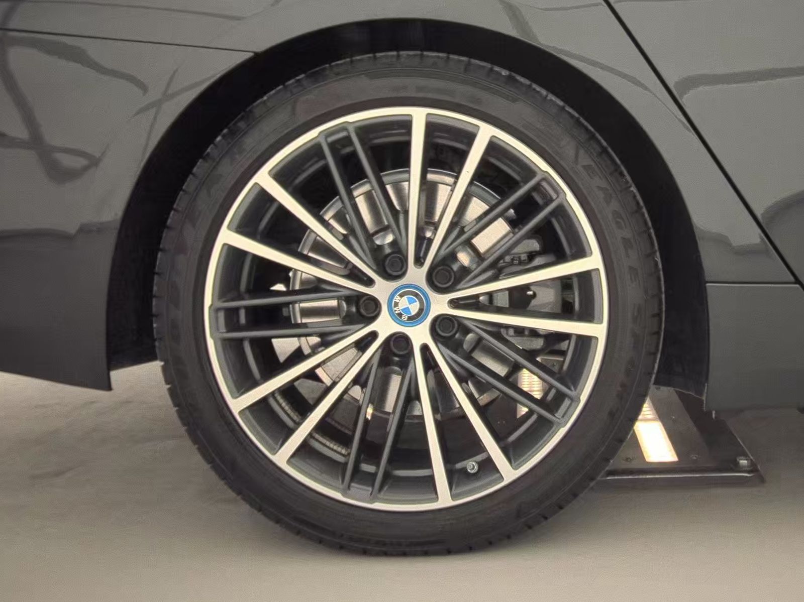 2023 BMW 5 Series 530e xDrive AWD