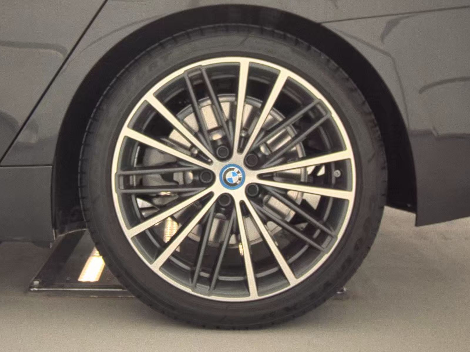 2023 BMW 5 Series 530e xDrive AWD