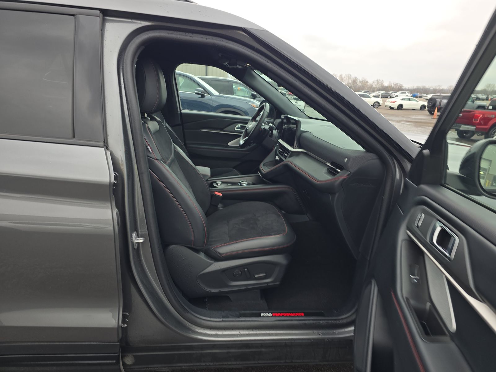 2025 Ford Explorer ST RWD