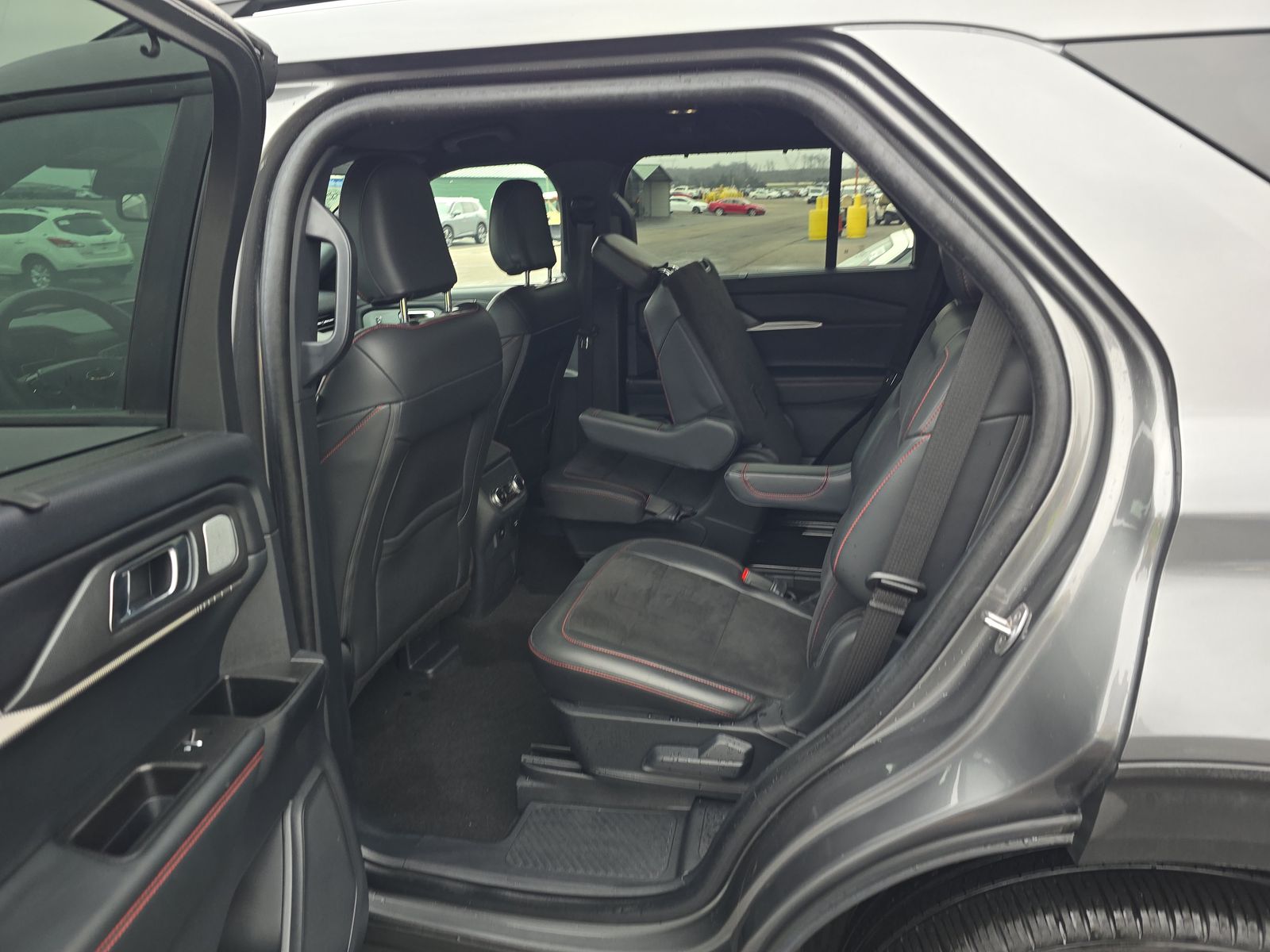 2025 Ford Explorer ST RWD