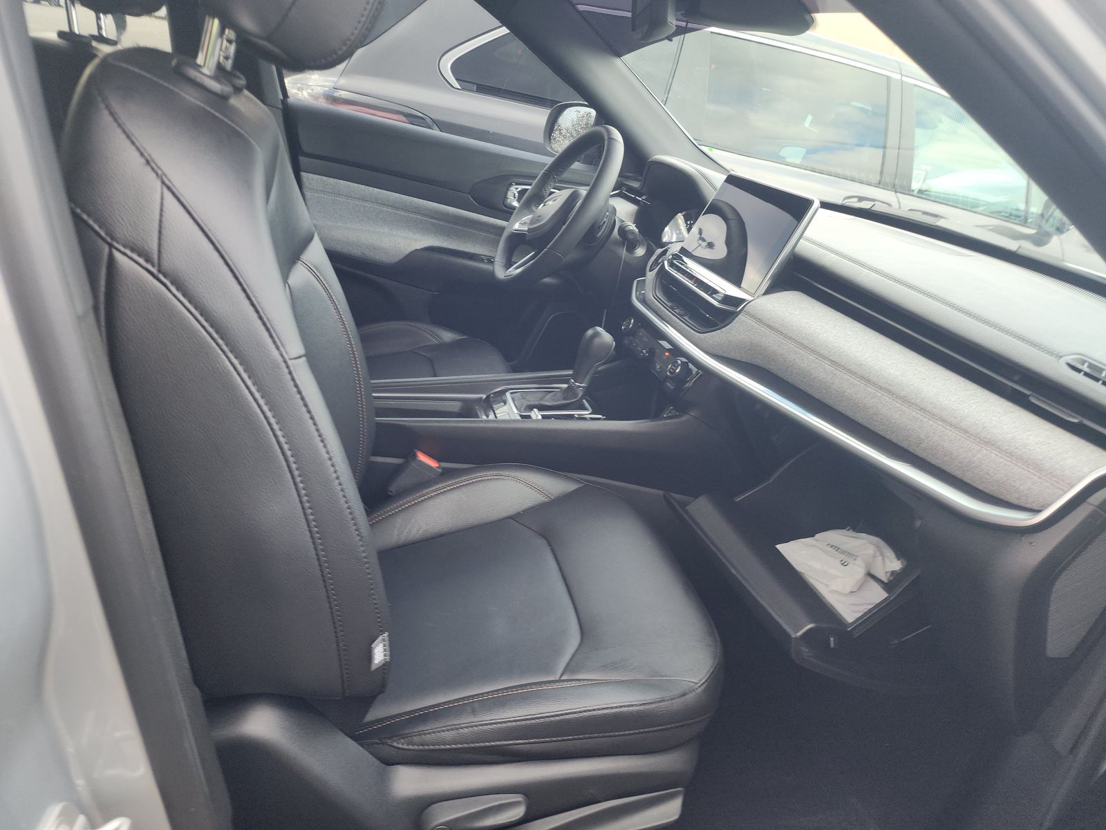 2024 Jeep Compass Latitude Lux AWD