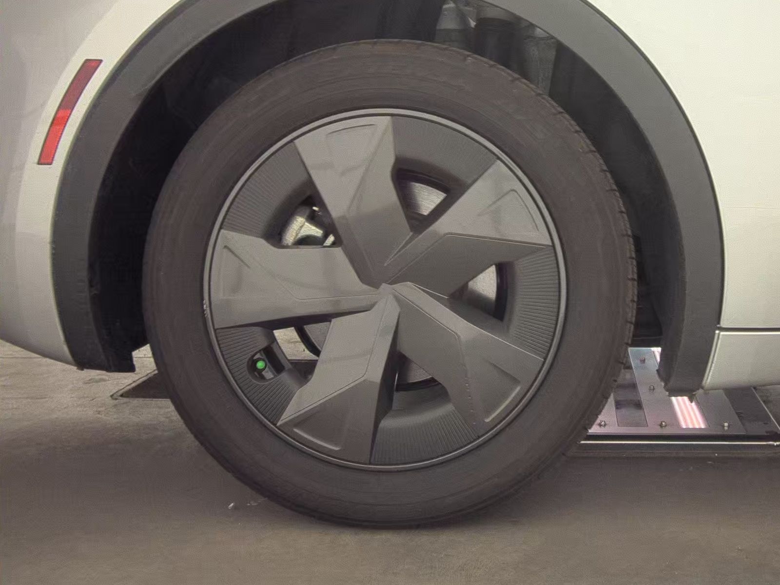 2024 Toyota Prius LE FWD