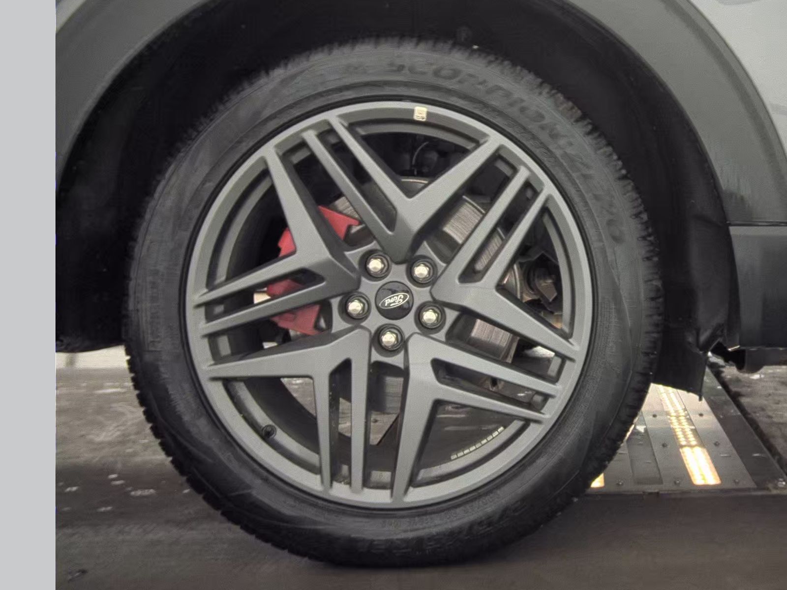 2025 Ford Explorer ST RWD