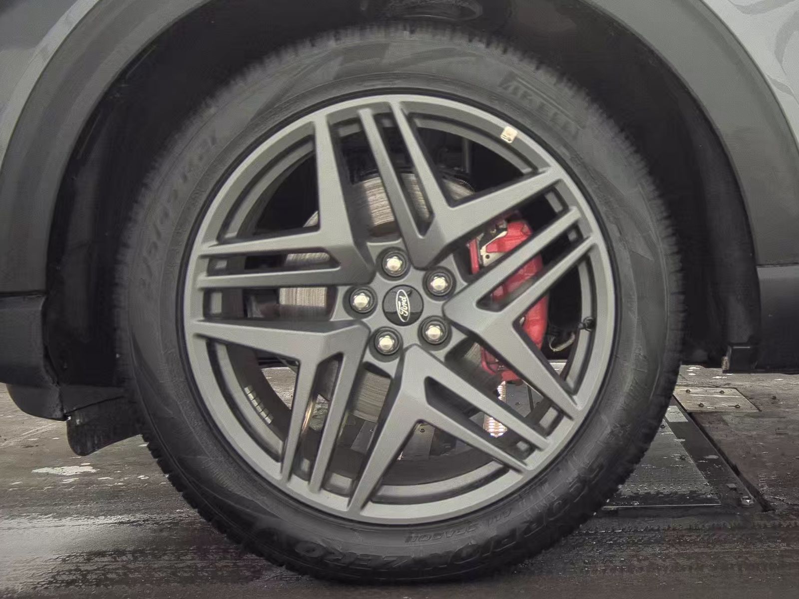 2025 Ford Explorer ST RWD