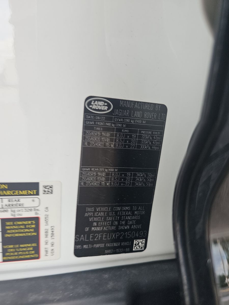 2023 Land Rover Defender 130 X-Dynamic SE AWD