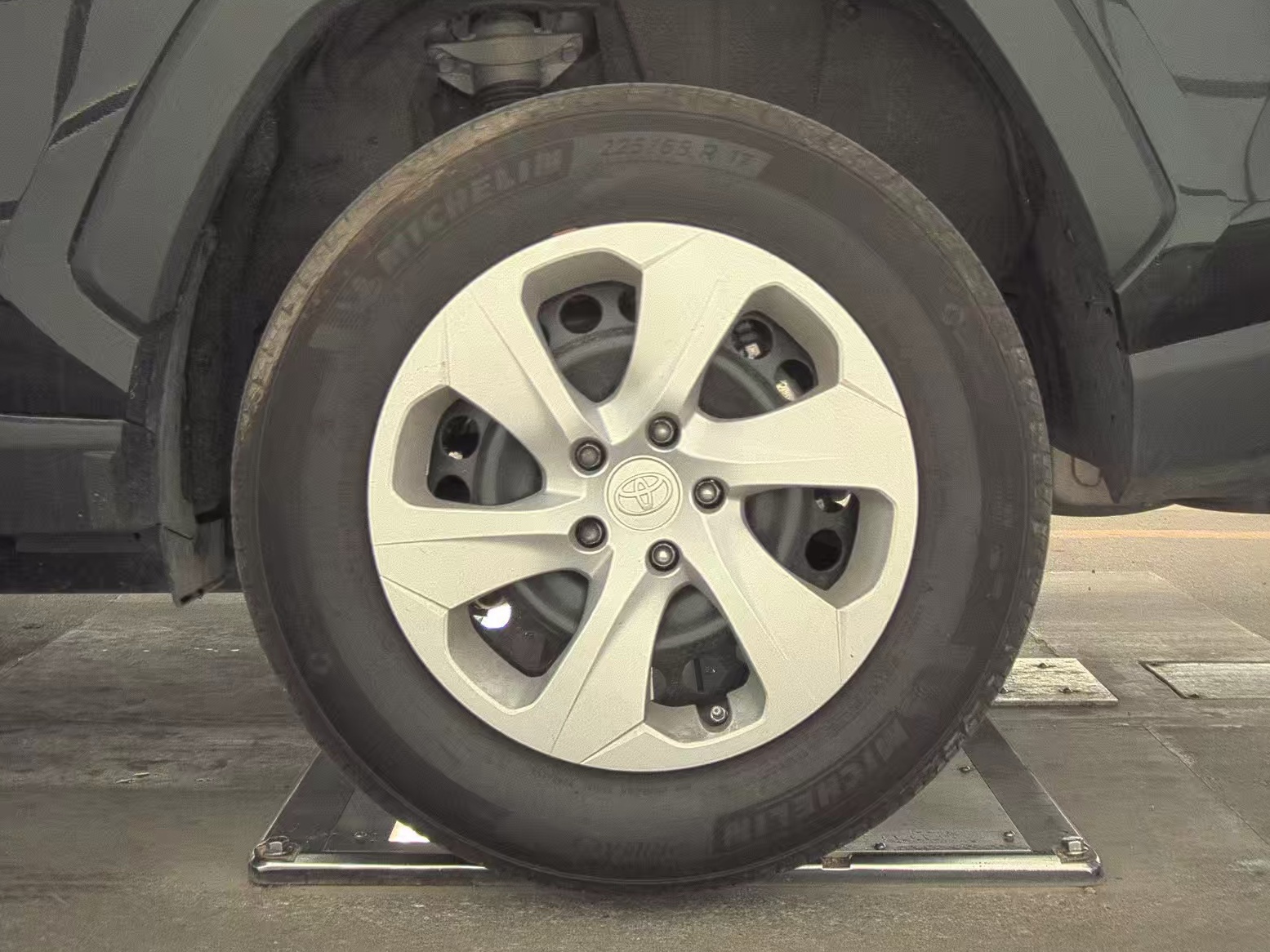 2024 Toyota RAV4 LE AWD