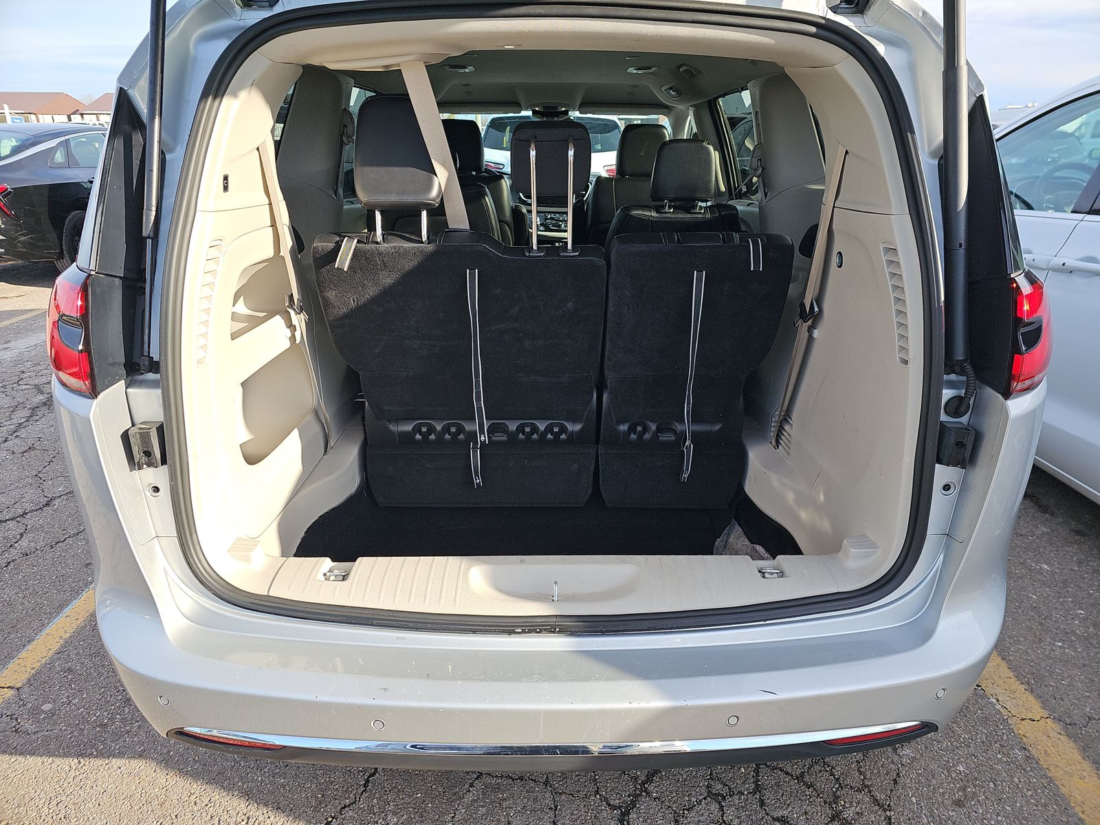 2024 Chrysler Pacifica Touring L FWD