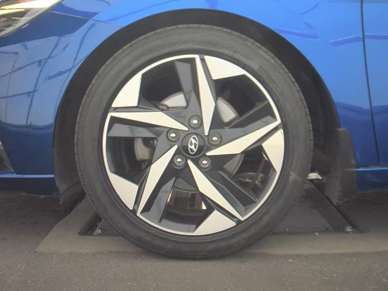 2022 Hyundai Elantra Limited FWD