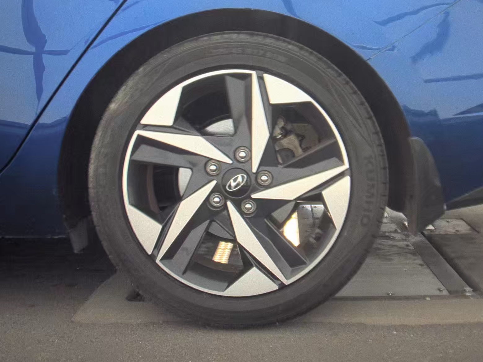 2022 Hyundai Elantra Limited FWD