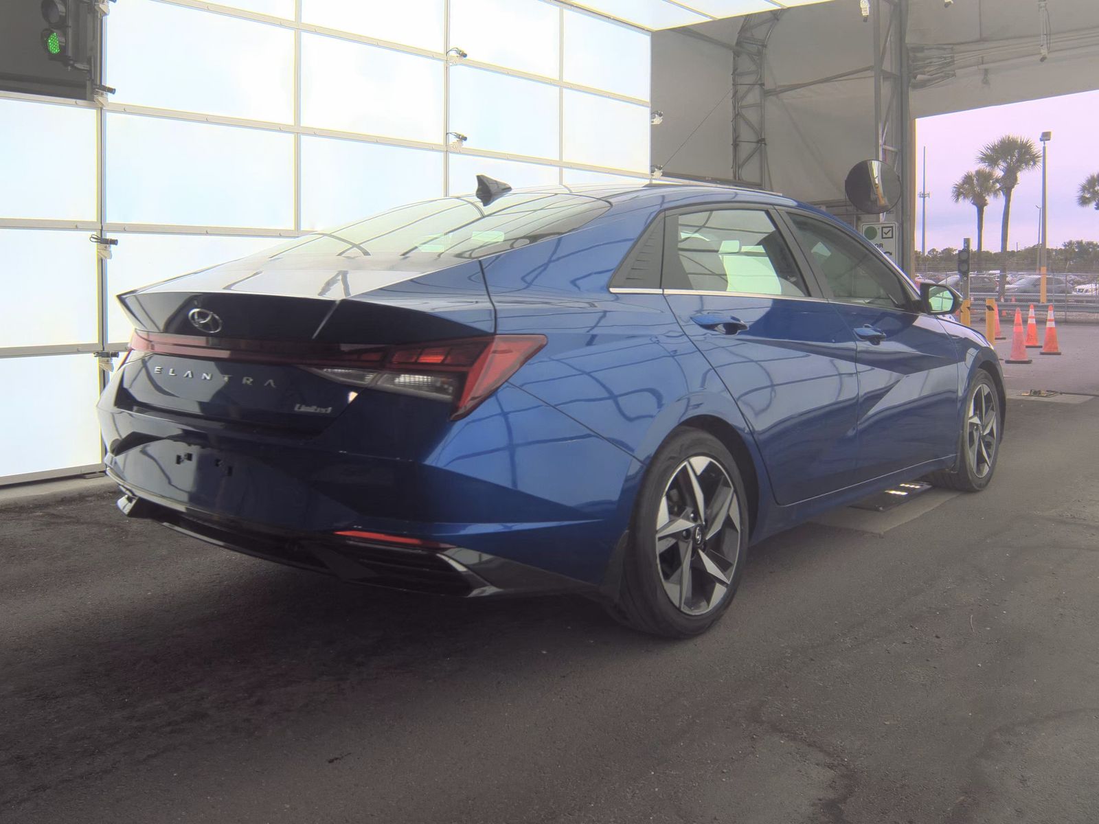 2022 Hyundai Elantra Limited FWD