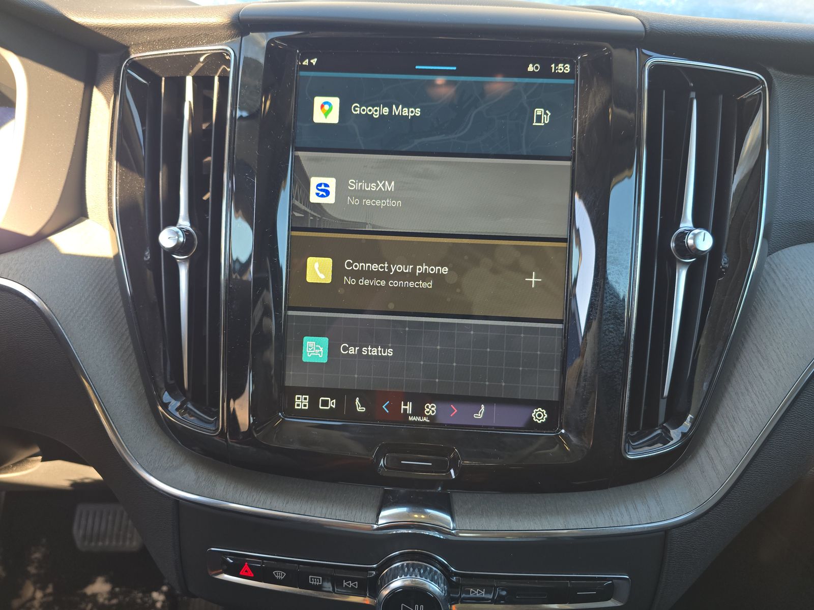 2025 Volvo XC60 B5 Plus AWD