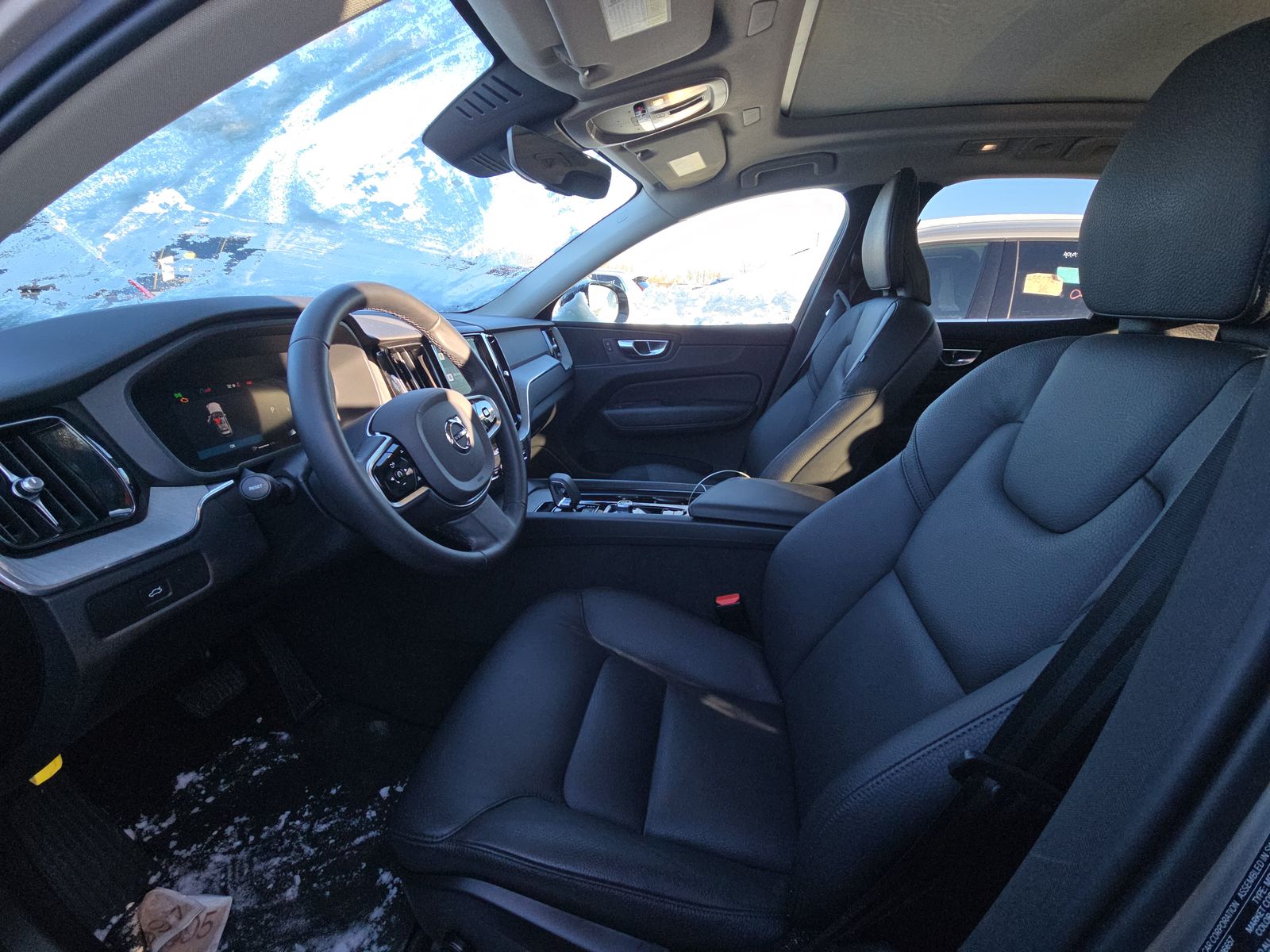 2025 Volvo XC60 B5 Plus AWD