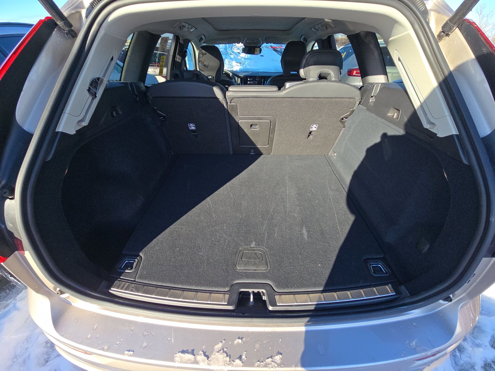 2025 Volvo XC60 B5 Plus AWD