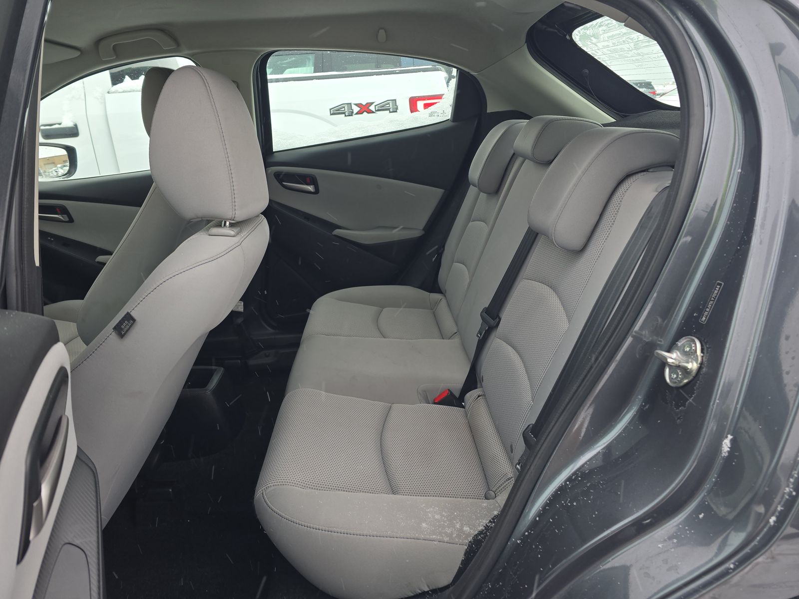 2020 Toyota Yaris LE FWD