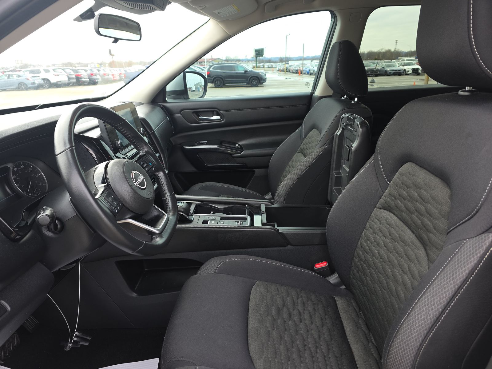 2022 Nissan Pathfinder SV FWD