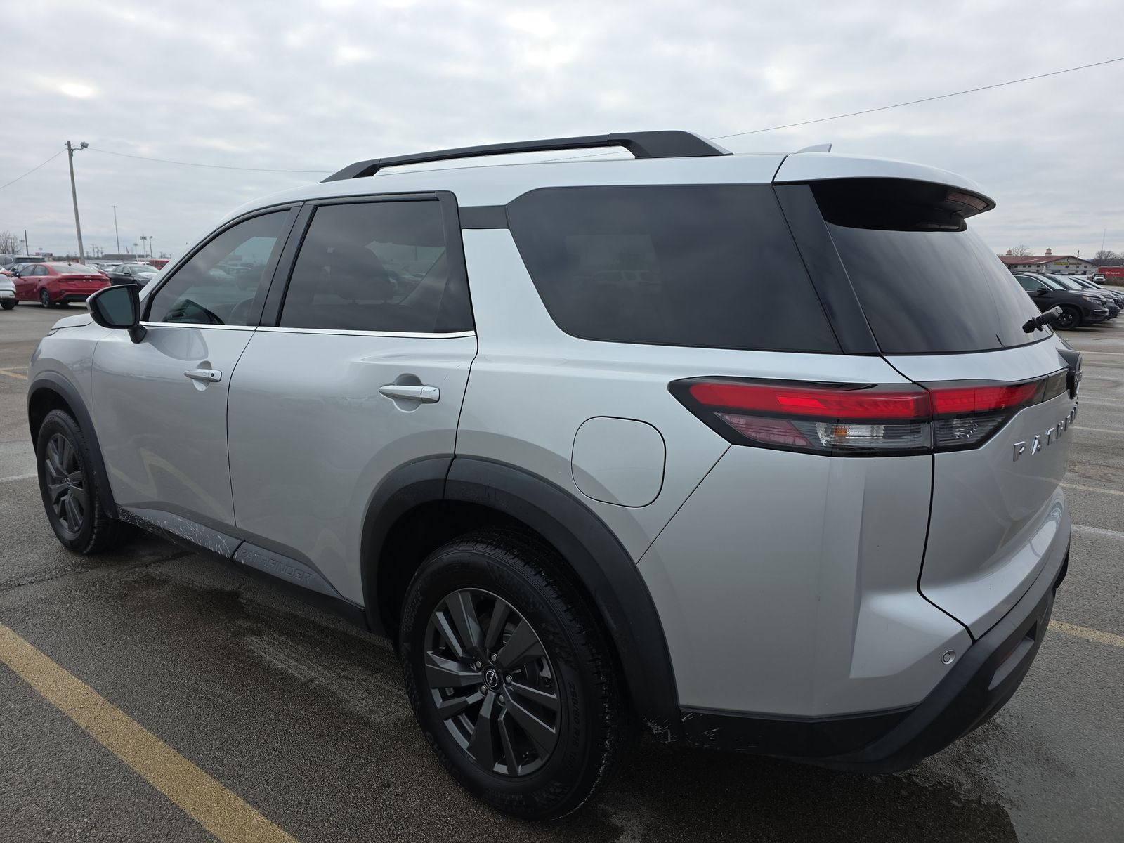 2022 Nissan Pathfinder SV FWD