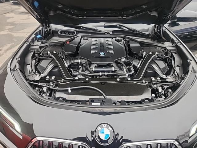 2025 BMW 7 Series 760i xDrive AWD