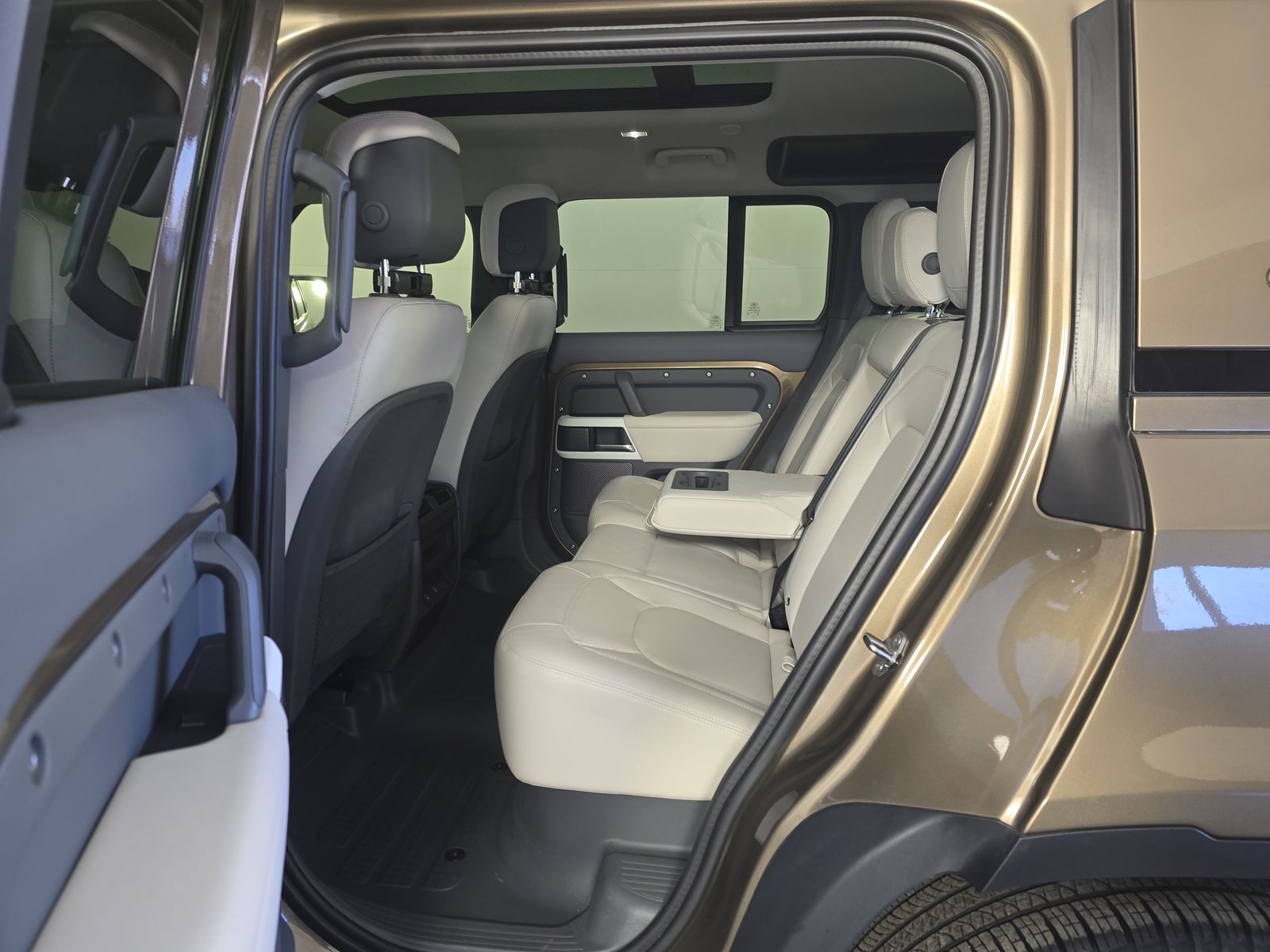 2024 Land Rover Defender 110 S AWD