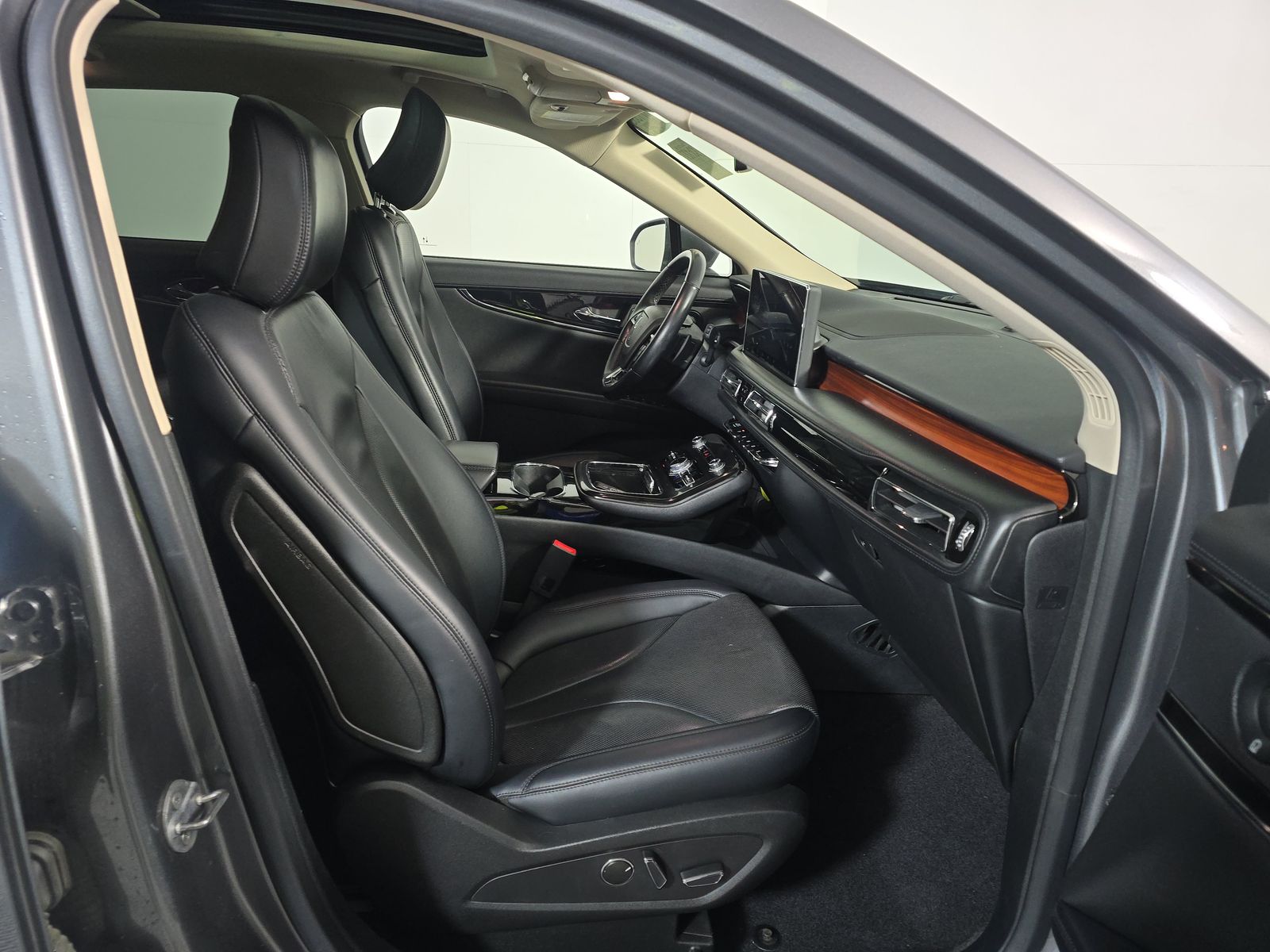 2022 Lincoln Nautilus Reserve AWD