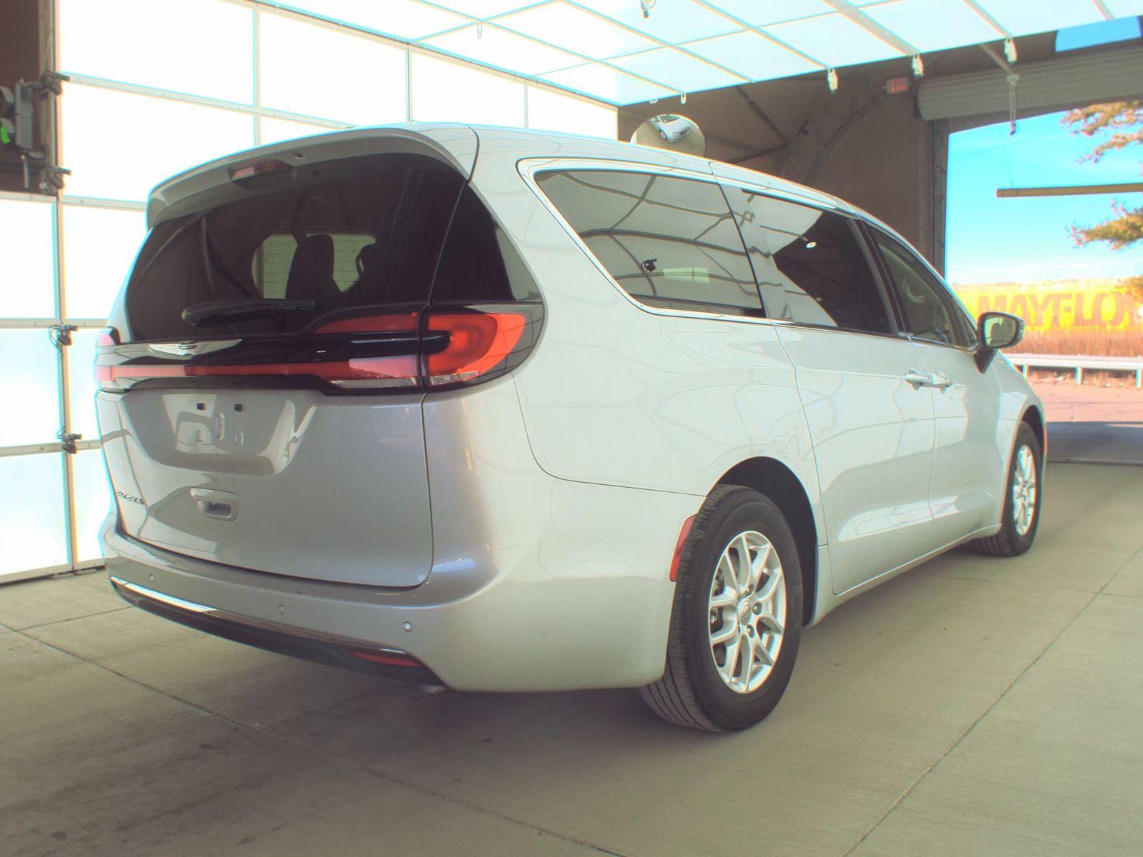 2024 Chrysler Pacifica Touring L FWD