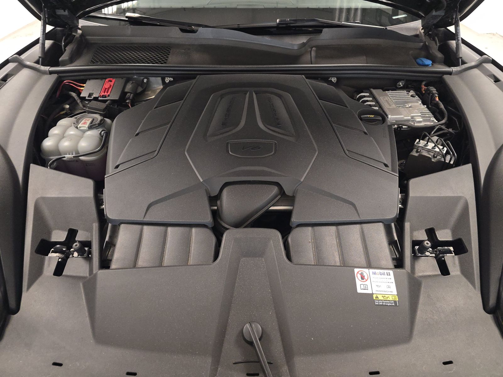 2024 Porsche Cayenne Base AWD