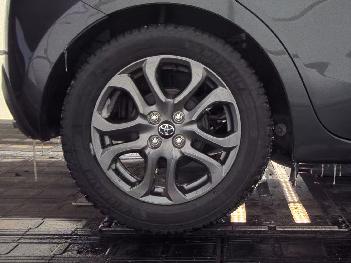 2020 Toyota Yaris LE FWD