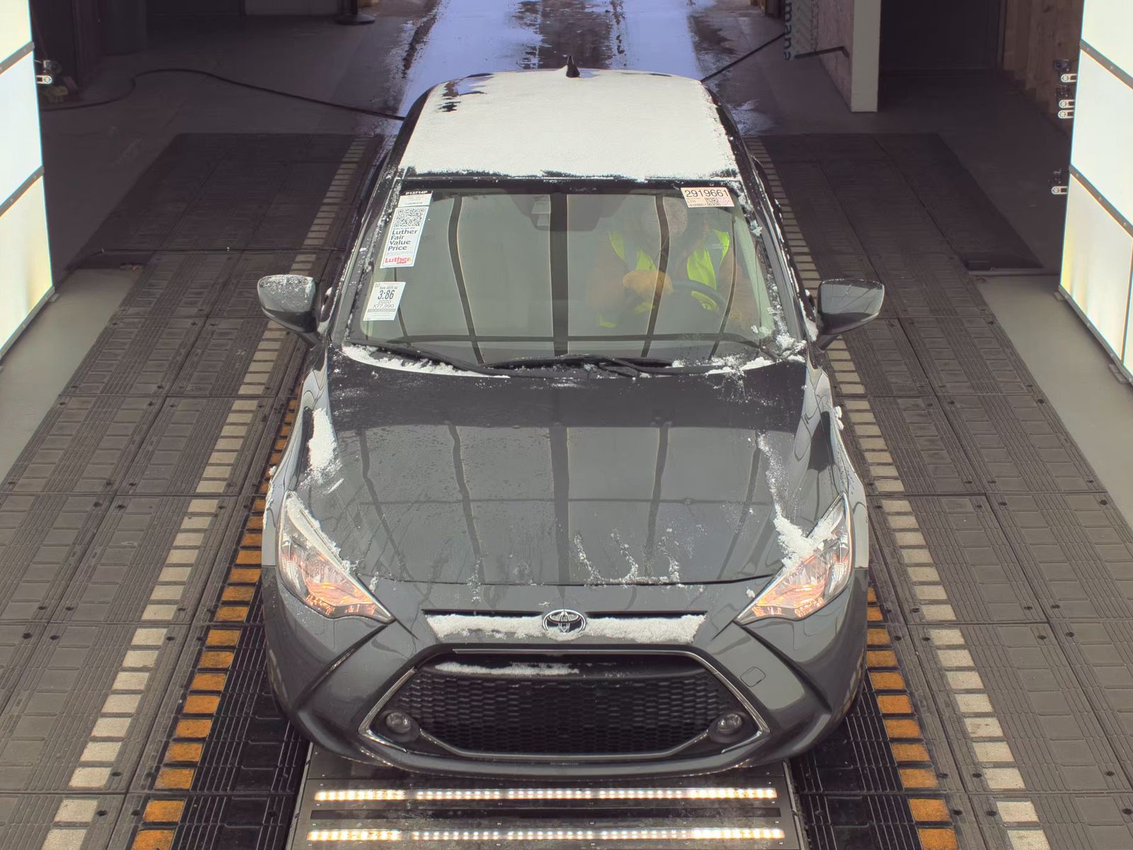 2020 Toyota Yaris LE FWD