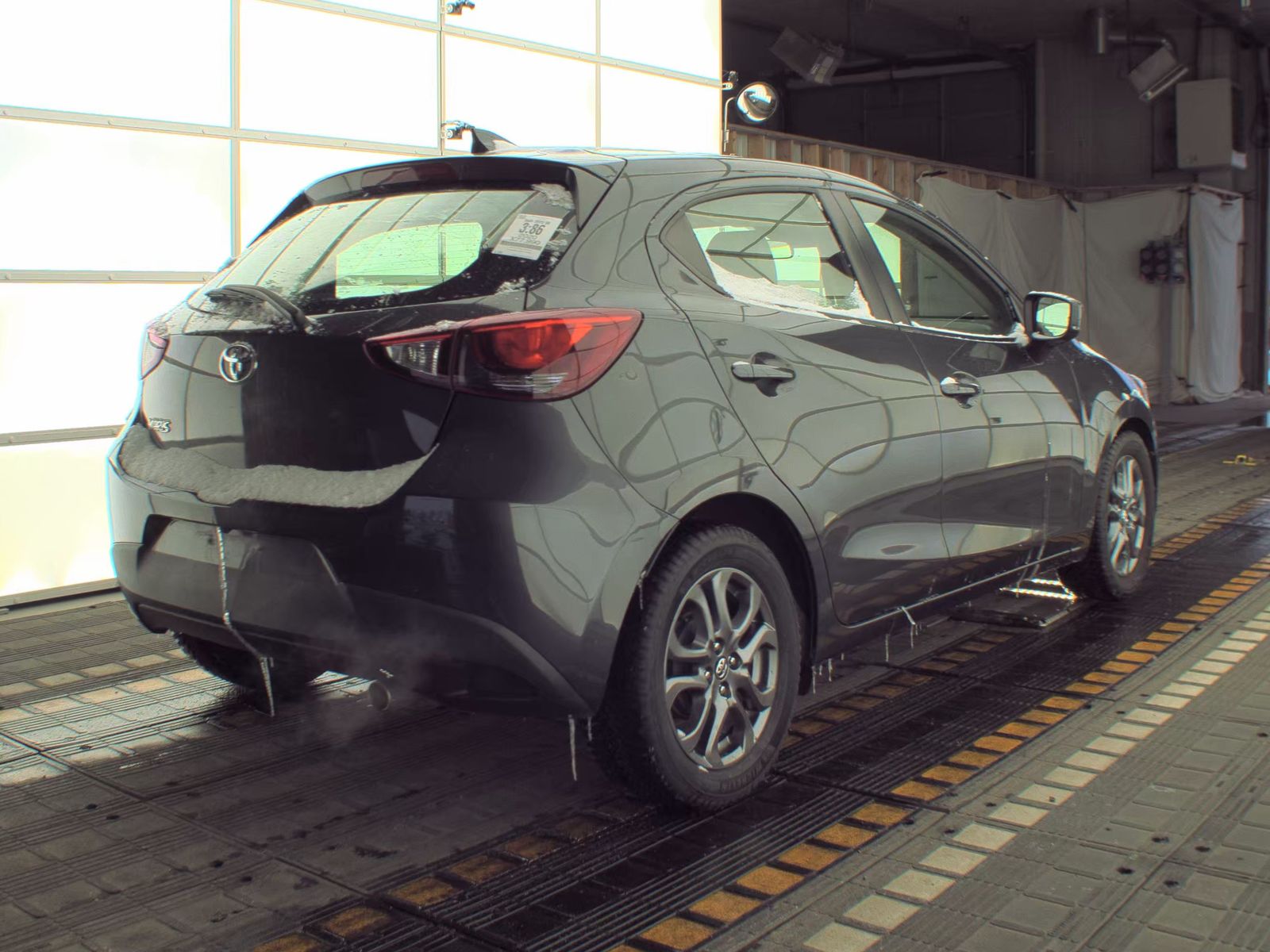 2020 Toyota Yaris LE FWD