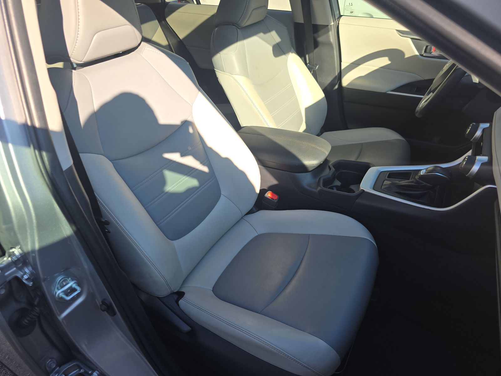 2019 Toyota RAV4 XLE Premium FWD