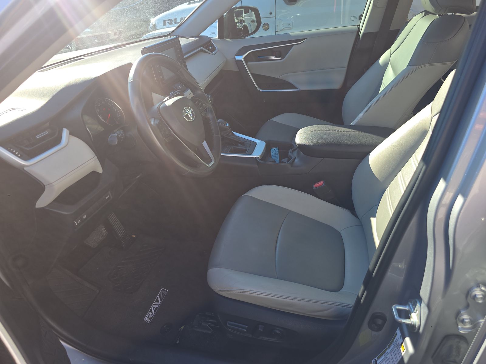 2019 Toyota RAV4 XLE Premium FWD