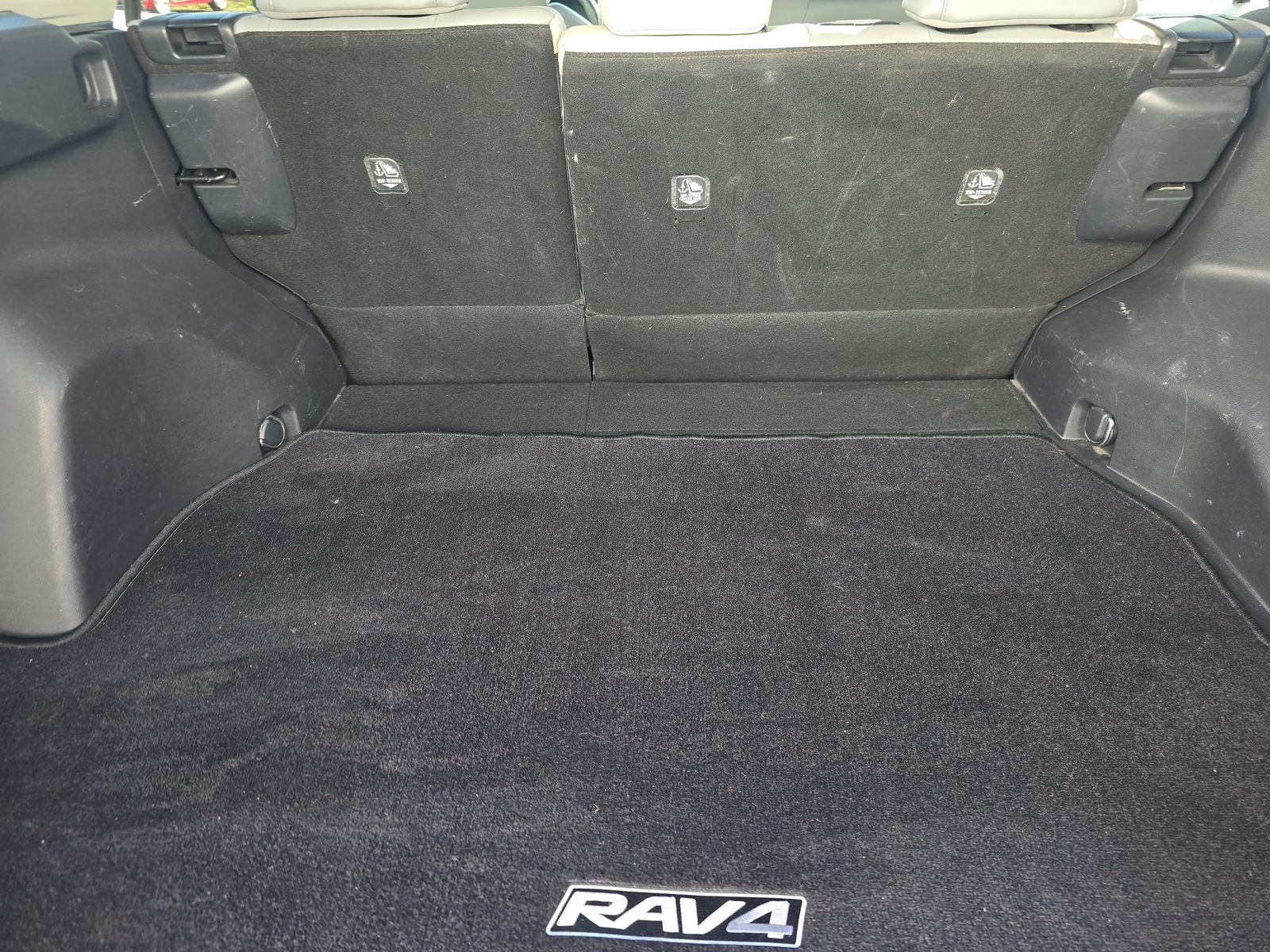 2019 Toyota RAV4 XLE Premium FWD