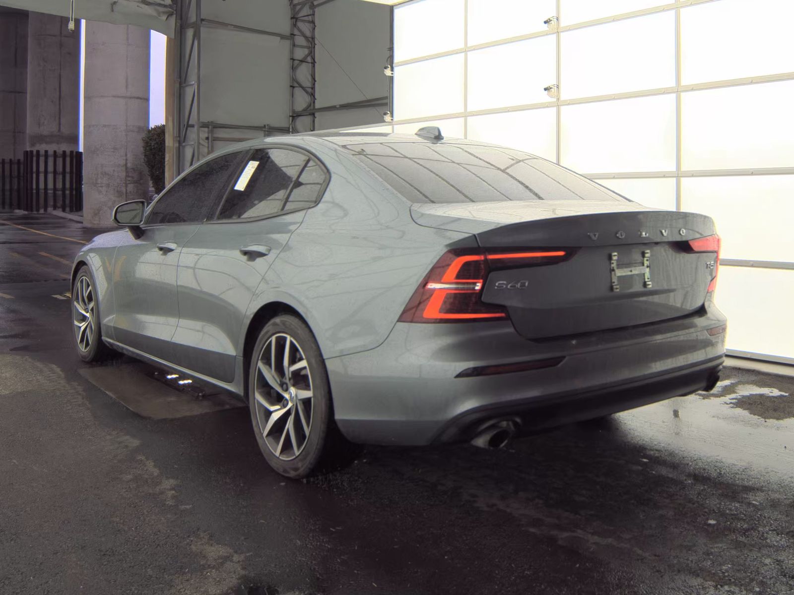 2020 Volvo S60 T5 Momentum FWD