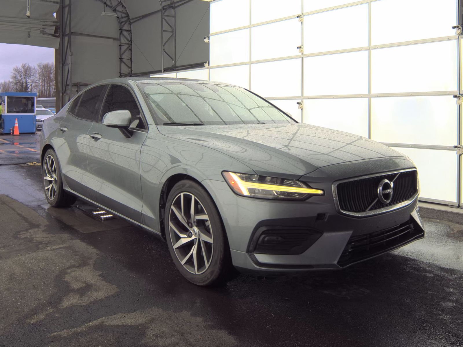 2020 Volvo S60 T5 Momentum FWD