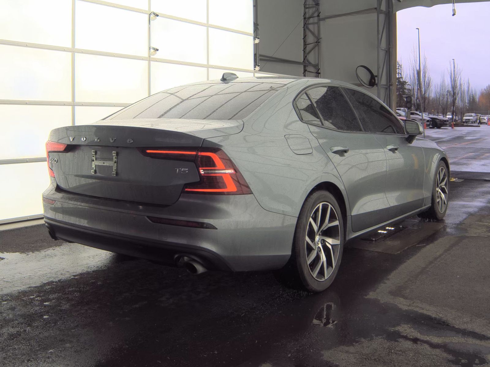 2020 Volvo S60 T5 Momentum FWD