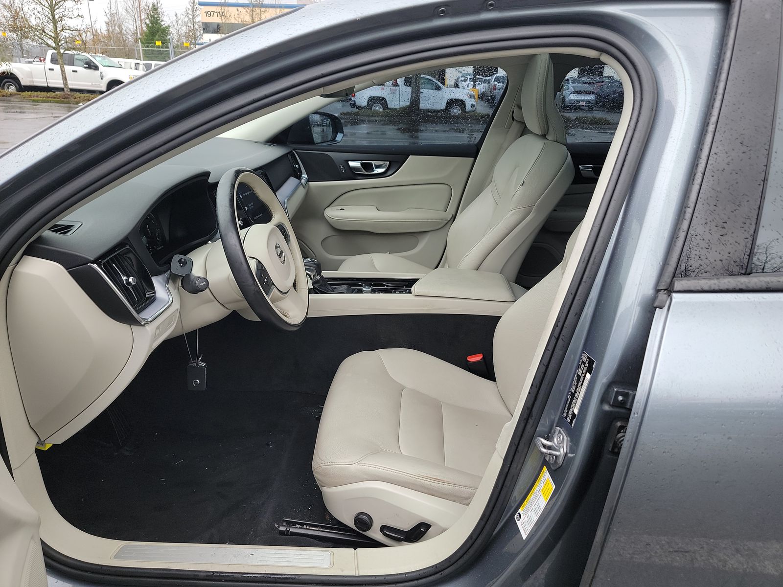 2020 Volvo S60 T5 Momentum FWD